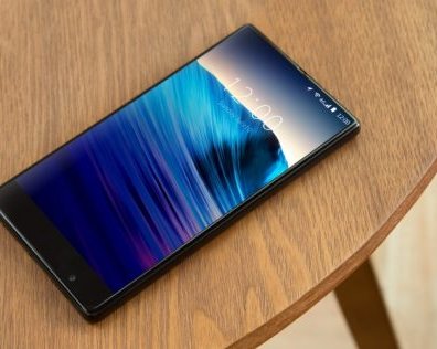 Стали известны характеристики и дизайн смартфона UMIDIGI Crystal