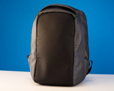 Neosafepack — рюкзак с портативным аккумулятором и защитой от воров